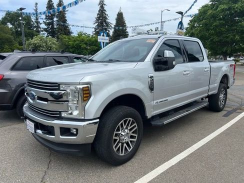 Used 2019 Ford F250 Lariat w/ Lariat Value Package AWD/4WD image 1