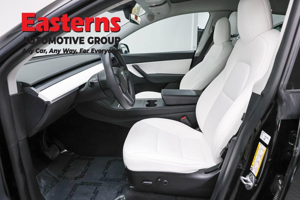 Used 2021 Tesla Model Y Long Range AWD/4WD image 16