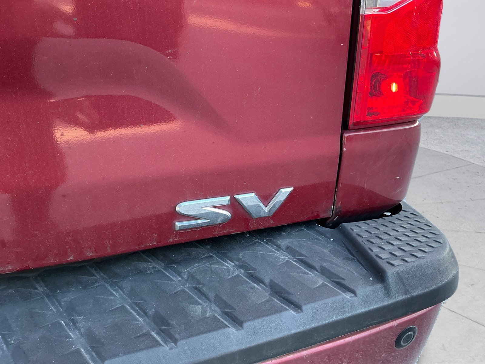 Used 2017 Nissan Titan SV RWD image 9