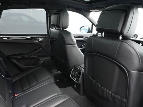 Used 2026 Porsche Macan AWD/4WD image 7