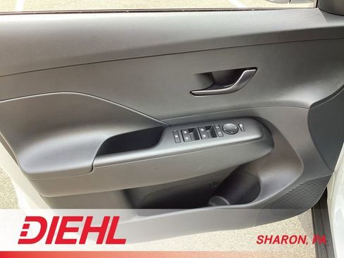 Certified 2025 Hyundai Kona SEL image 23