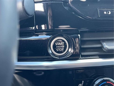 Used 2024 Nissan Pathfinder SL image 30