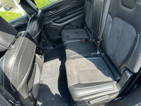 Used 2023 Jeep Grand Cherokee L Laredo image 25