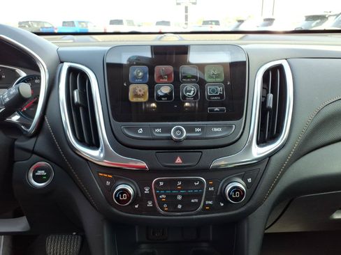 Used 2018 Chevrolet Equinox Premier FWD image 9