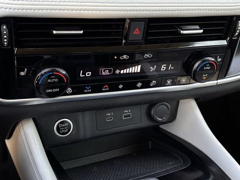 Used 2021 Nissan Rogue SL FWD image 18