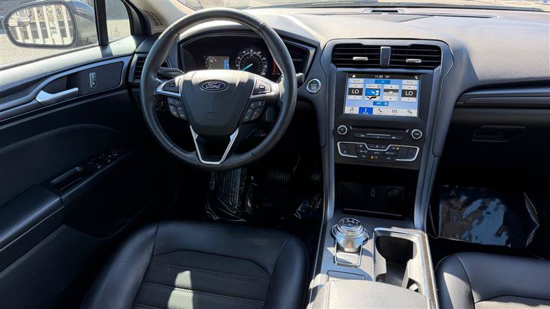 Used 2018 Ford Fusion SE w/ Equipment Group 201A FWD image 18