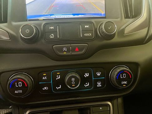 Used 2024 GMC Terrain AT4 AWD/4WD image 15
