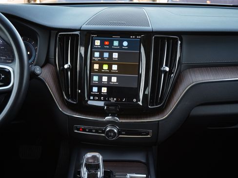 Used 2023 Volvo XC60 B5 Ultimate image 29