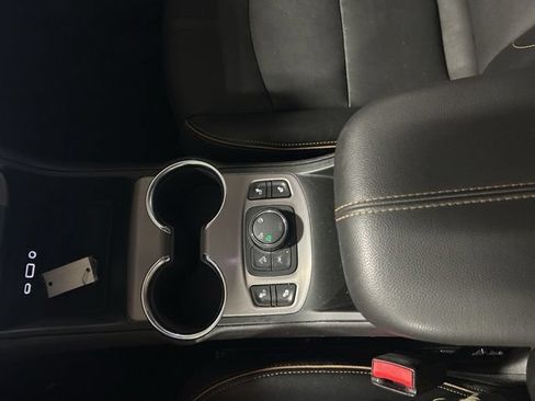 Used 2024 GMC Terrain AT4 AWD/4WD image 31
