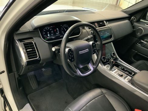 Used 2018 Land Rover Range Rover Sport HSE AWD/4WD image 4
