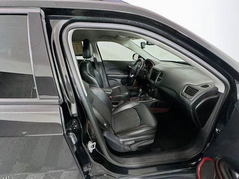 Used 2019 Jeep Compass Trailhawk AWD/4WD image 25