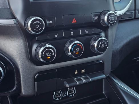 Used 2024 RAM 1500 Big Horn AWD/4WD image 32