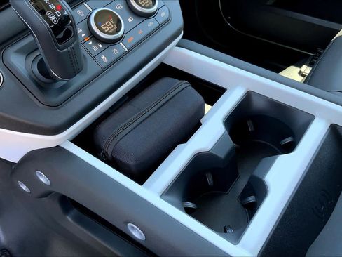 New 2025 Land Rover Defender 90 S image 6