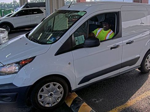 Used 2016 Ford Transit Connect XL FWD image 2
