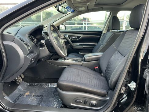 Used 2017 Nissan Altima 2.5 SV w/ Convenience Package image 11