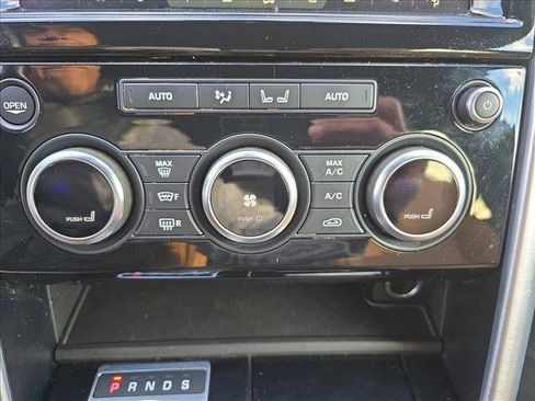 Used 2020 Land Rover Discovery HSE image 22