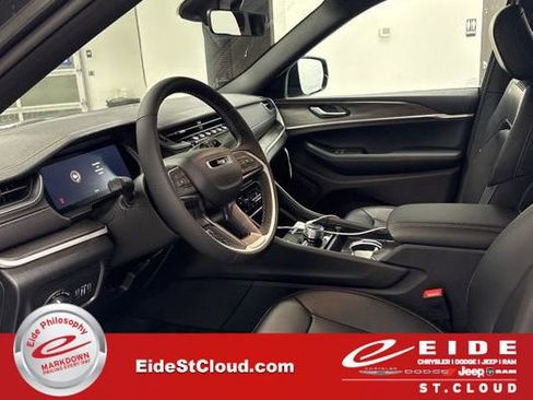 New 2025 Jeep Grand Cherokee Limited w/ Trailer Tow Package image 13