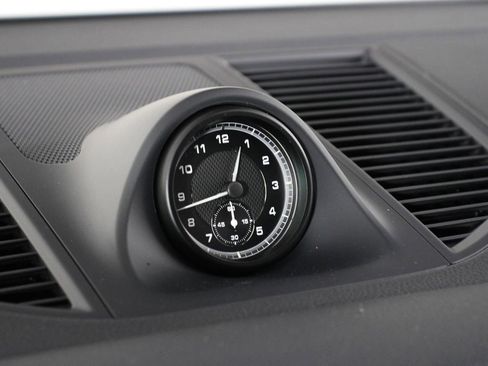 New 2026 Porsche Macan image 16