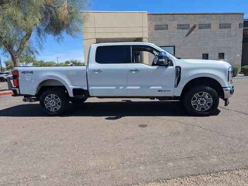 Used 2024 Ford F250 Lariat AWD/4WD image 2