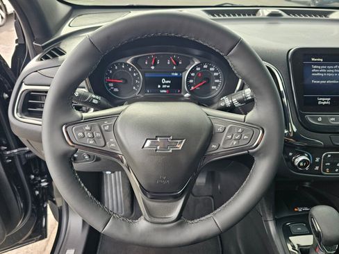 Used 2024 Chevrolet Equinox Premier image 17