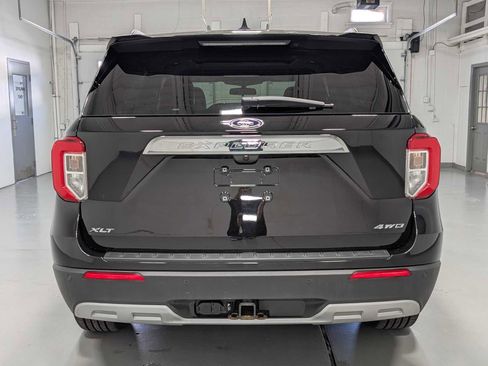 Used 2023 Ford Explorer XLT w/ Equipment Group 202A AWD/4WD image 9
