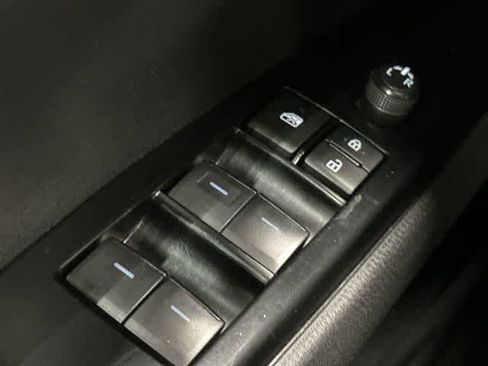 Used 2025 Toyota Camry SE image 20