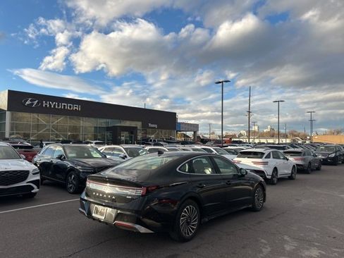 Used 2025 Hyundai Sonata Limited image 5