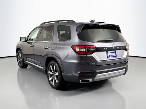 Certified 2023 Honda Pilot Touring image 7