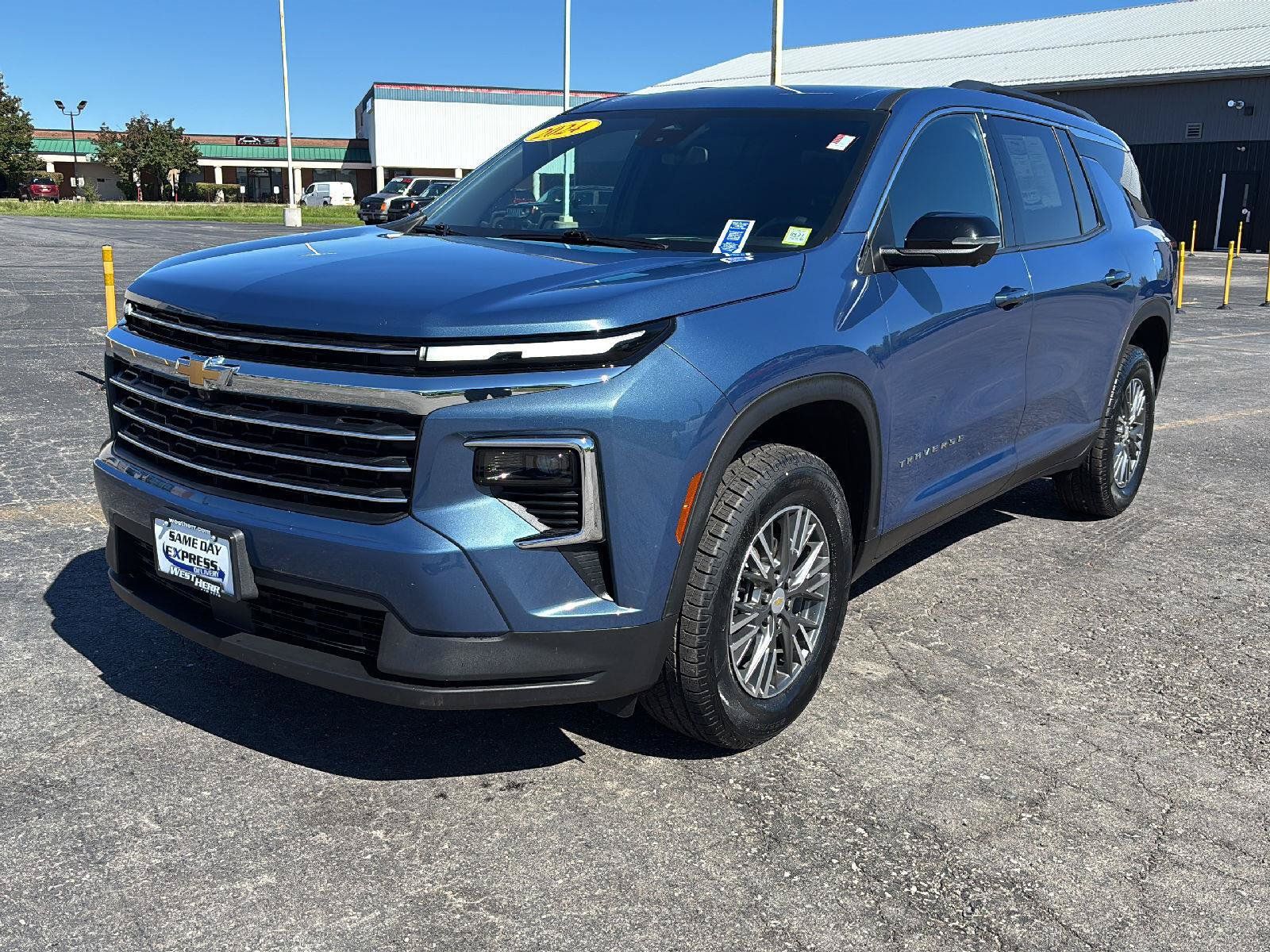 Used 2024 Chevrolet Traverse LT w/ Trailering Package AWD/4WD image 4