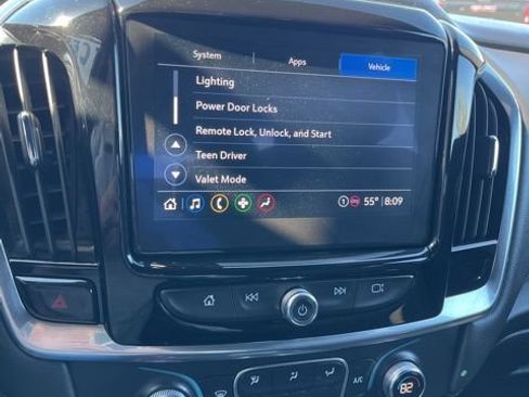 Used 2023 Chevrolet Traverse LT AWD/4WD image 46