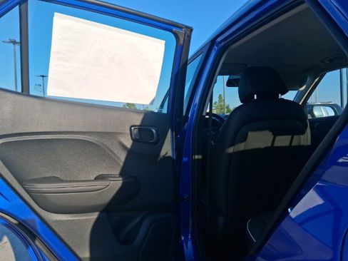 New 2025 Hyundai Venue Limited image 15