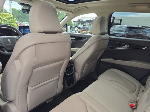 Used 2023 Lincoln Nautilus Reserve AWD/4WD image 23