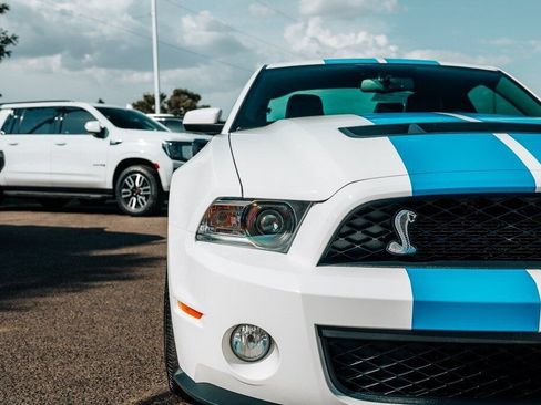Used 2011 Ford Mustang Shelby GT500 RWD image 9