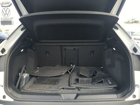 Certified 2021 Volkswagen ID.4 Pro S w/ Gradient Package image 9