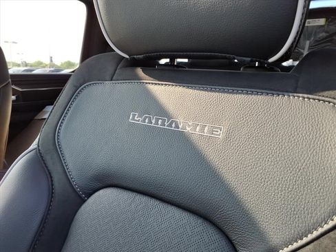 New 2026 RAM 1500 Laramie AWD/4WD image 12