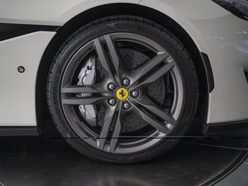 Used 2021 Ferrari Portofino RWD image 20