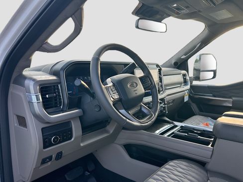 New 2026 Ford F250 Platinum w/ Platinum Plus Package AWD/4WD image 6
