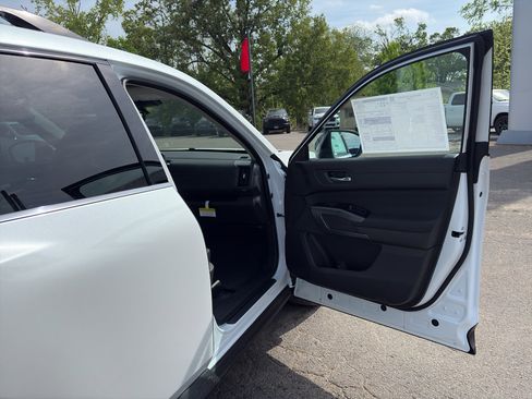 New 2026 Nissan Pathfinder SL image 20