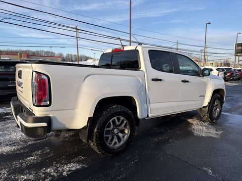 Used 2022 GMC Canyon AT4 w/ Trailering Package image 4