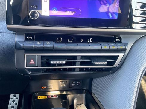 Used 2026 Toyota Camry SE w/ Convenience Package FWD image 32