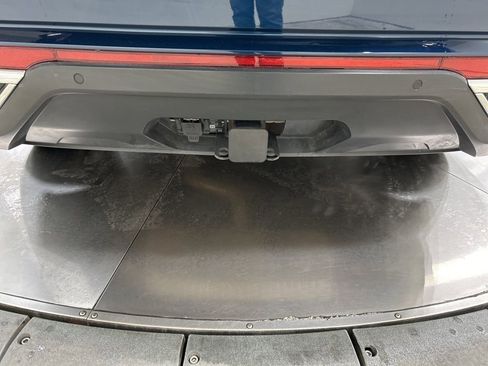 Used 2021 Volkswagen Atlas Cross Sport SEL Premium image 33