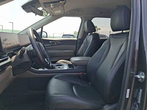 Certified 2025 Kia Carnival FWD image 15