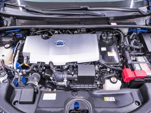 Used 2020 Toyota Prius XLE image 24