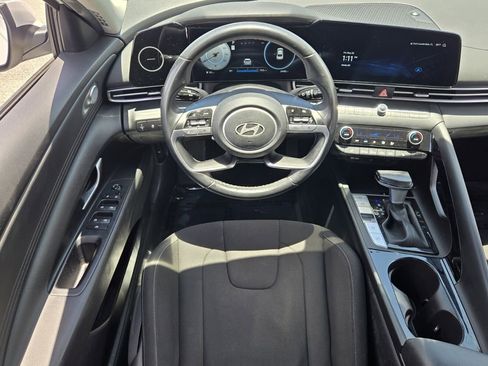 Certified 2024 Hyundai Elantra SEL w/ Convenience Package FWD image 13