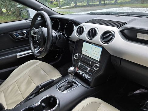 Used 2017 Ford Mustang Premium image 10