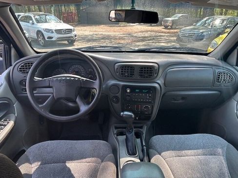 Used 2004 Chevrolet TrailBlazer LS w/ LS Preferred Equipment Group RWD image 13