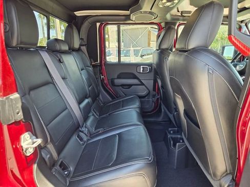 Used 2022 Jeep Gladiator Overland w/ Popular Equipment Package AWD/4WD image 18