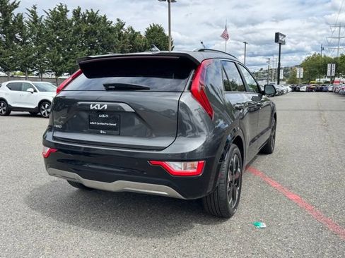 Certified 2024 Kia Niro Wind w/ Wind Preserve Package FWD image 5