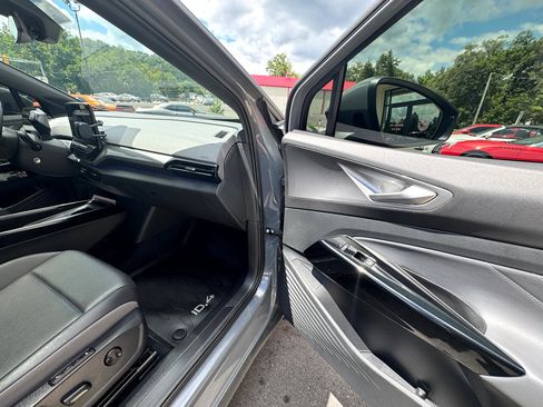 Used 2024 Volkswagen ID.4 S image 17