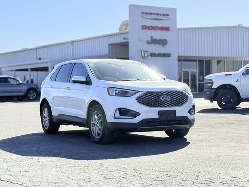 Used 2023 Ford Edge SEL image 3